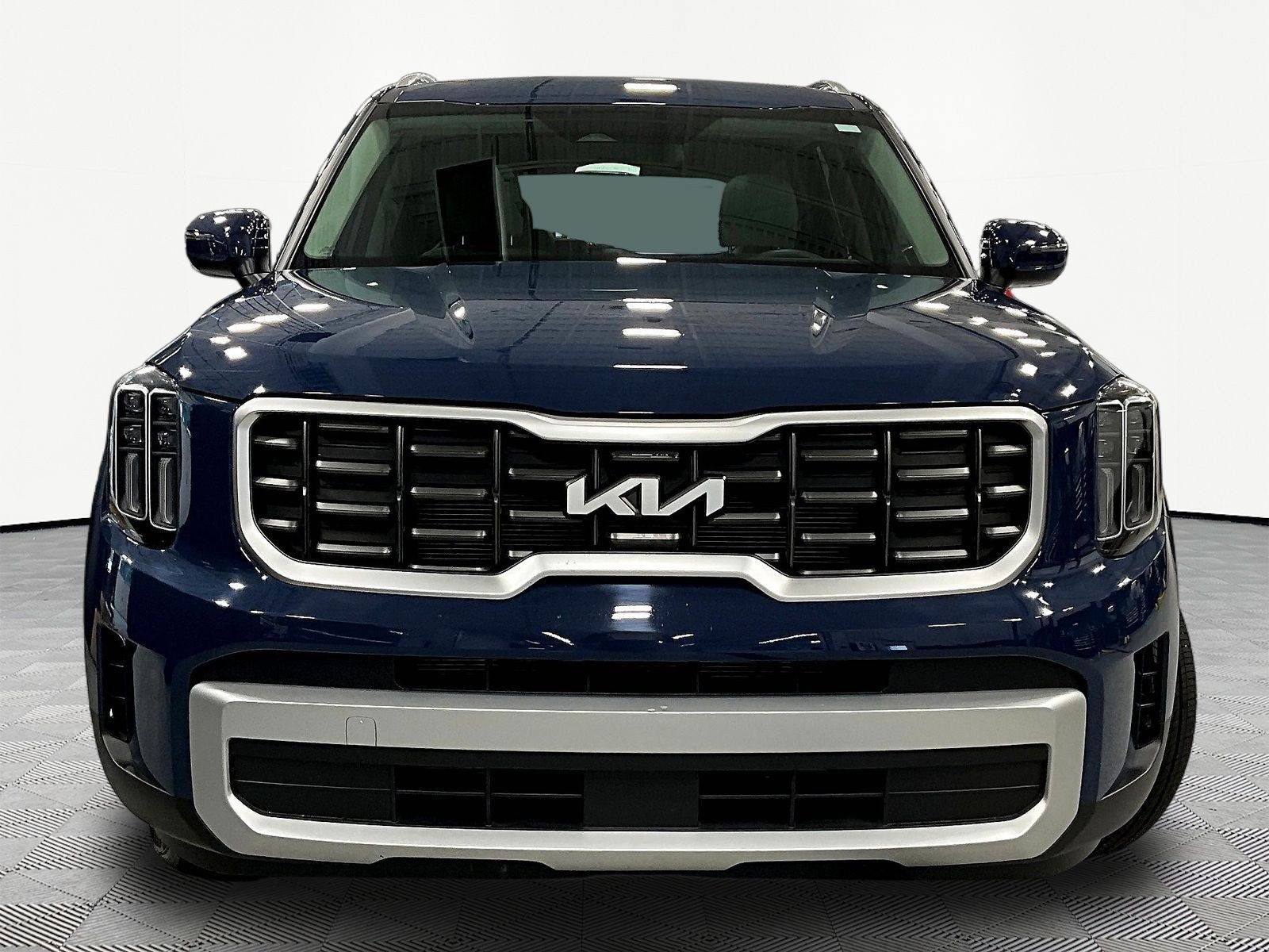 Used 2025 Kia Telluride S FWD image 2