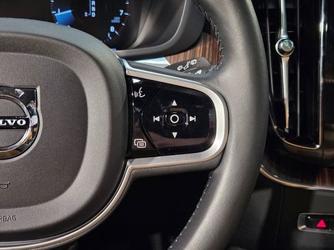 Used 2021 Volvo XC60 T5 Inscription w/ Protection Package FWD image 29
