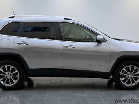 Used 2019 Jeep Cherokee Latitude Plus FWD image 8