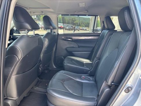 Used 2023 Toyota Highlander Limited AWD/4WD image 11