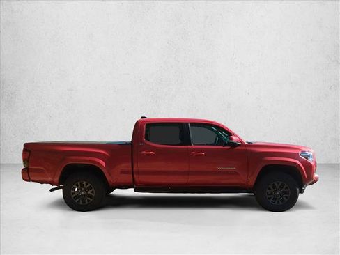 Used 2022 Toyota Tacoma SR5 w/ Technology Package image 4