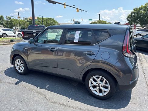 Used 2023 Kia Soul LX w/ Option Group 015 FWD image 6