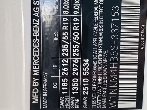 Used 2025 Mercedes-Benz GLC 300 4MATIC image 17