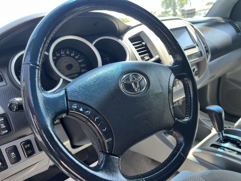 Used 2010 Toyota Tacoma PreRunner RWD image 33