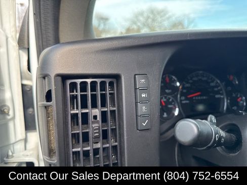 Used 2024 GMC Savana 2500 w/ Driver Convenience Package image 18