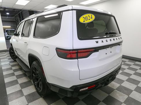 Used 2024 Jeep Wagoneer Series II AWD/4WD image 10