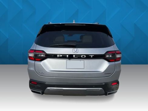 New 2026 Honda Pilot Touring image 4