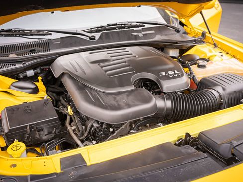 Used 2017 Dodge Challenger GT w/ Driver Convenience Group AWD/4WD image 28