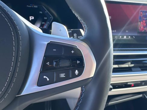 Used 2025 BMW X5 M60i image 18