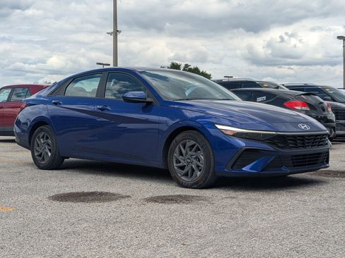 Certified 2024 Hyundai Elantra SEL FWD image 1