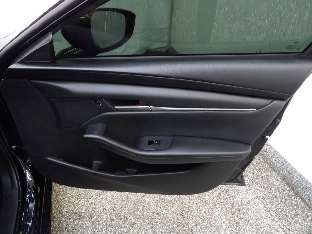Used 2020 MAZDA MAZDA3 Sedan w/ Select Package FWD image 11