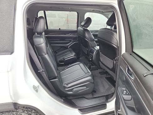 Used 2021 Jeep Grand Cherokee L Limited w/ Luxury Tech Group II image 23