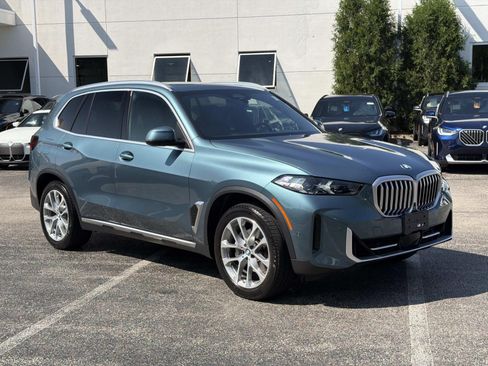 Used 2024 BMW X5 xDrive40i AWD/4WD image 3