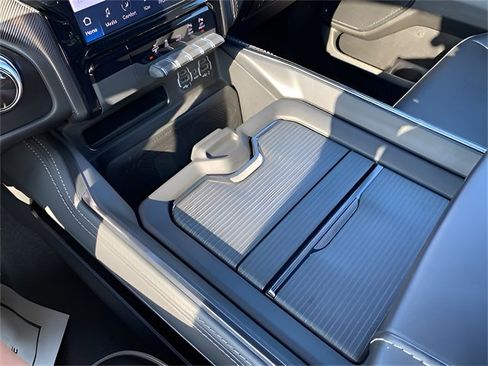 Used 2022 RAM 1500 Limited w/ Bed Utility Group image 32