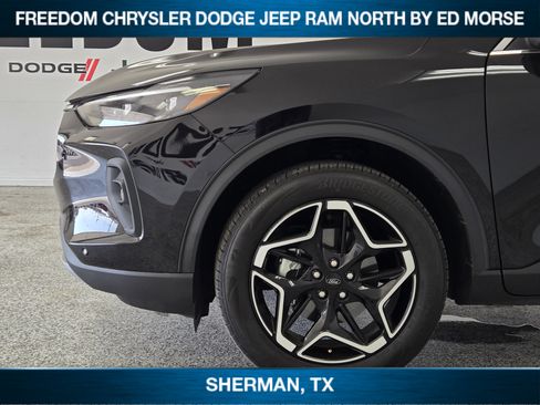Used 2026 Ford Escape Platinum w/ Premium Technology Package AWD/4WD image 6