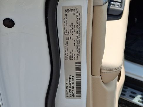 Certified 2023 Jeep Grand Cherokee L Limited w/ Luxury Tech Group II AWD/4WD image 23