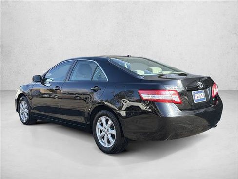Used 2011 Toyota Camry LE image 7