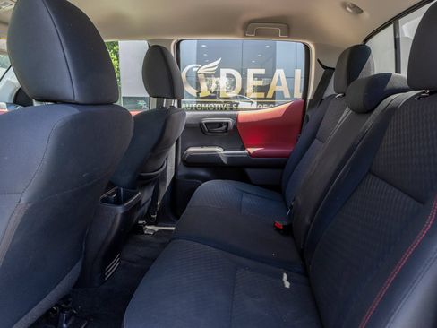 Used 2021 Toyota Tacoma SR5 AWD/4WD image 28