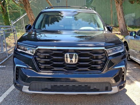Used 2023 Honda Pilot Elite image 2