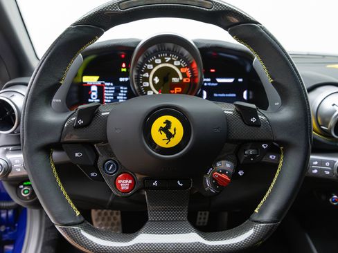 Used 2020 Ferrari 812 Superfast RWD image 23