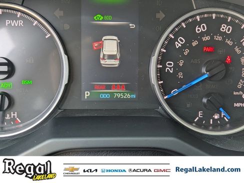 Used 2022 Toyota RAV4 SE image 28