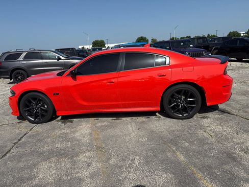 Used 2023 Dodge Charger R/T w/ Blacktop Package RWD image 9