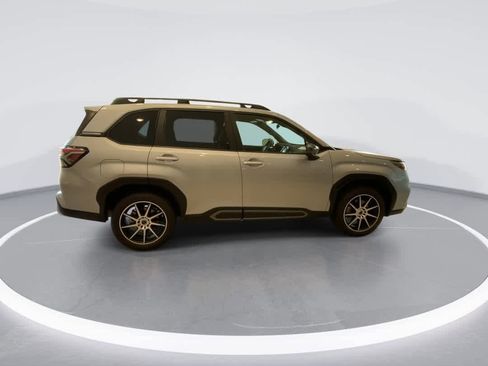 Used 2025 Subaru Forester Limited w/ Popular Package #2 AWD/4WD image 9