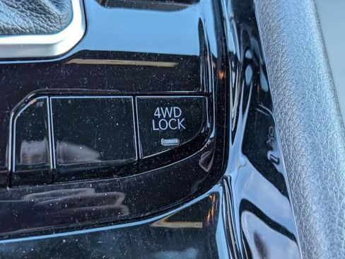 Used 2025 Jeep Compass Limited image 20