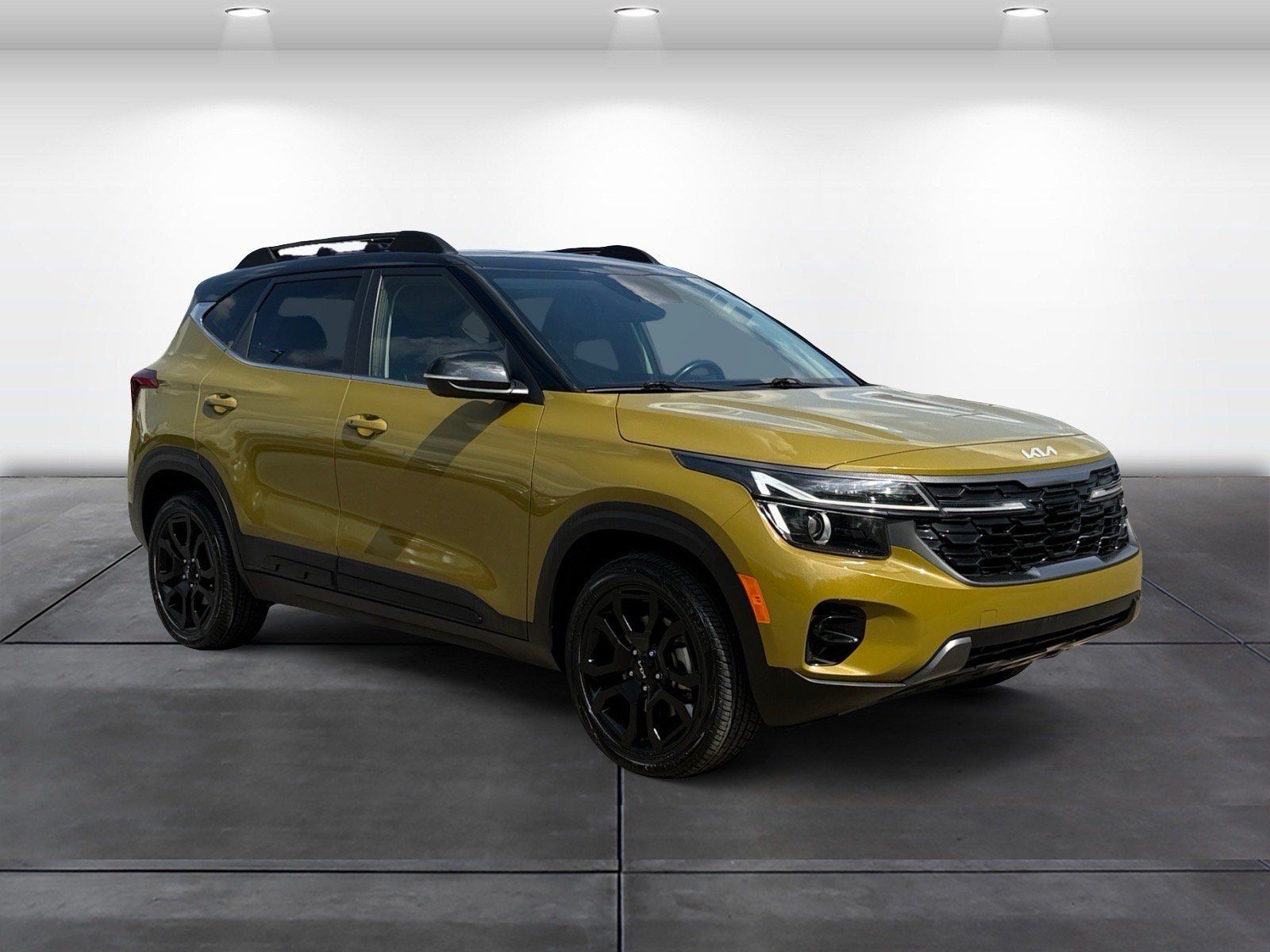 Used 2024 Kia Seltos X-Line AWD/4WD image 2