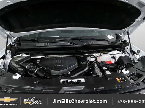 Certified 2025 Chevrolet Traverse LT FWD image 34