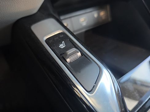 Certified 2023 Kia Sorento SX image 24