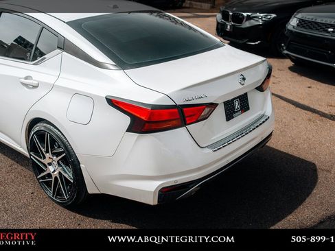 Used 2021 Nissan Altima 2.5 SR image 12