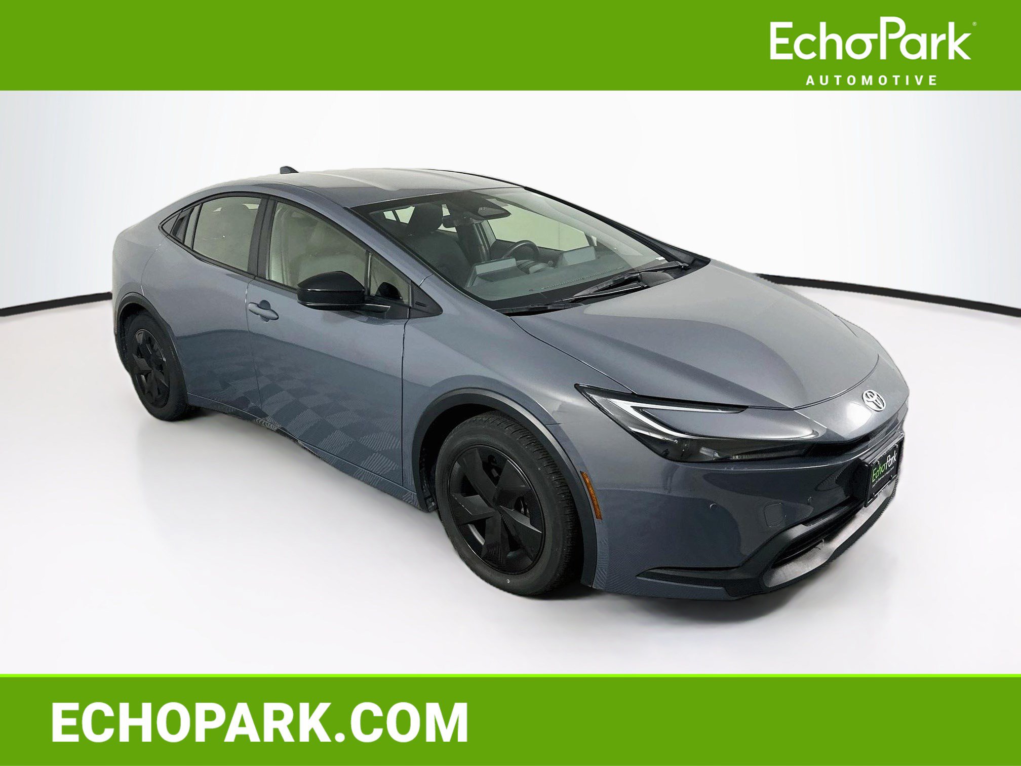 Used 2025 Toyota Prius LE FWD image 1