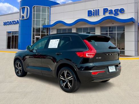 Used 2023 Volvo XC40 B5 Plus AWD/4WD image 6