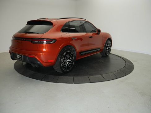 Certified 2023 Porsche Macan S AWD/4WD image 7
