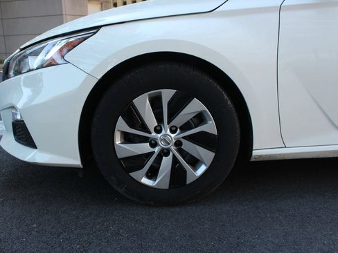 Used 2020 Nissan Altima 2.5 S FWD image 11
