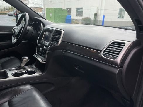 Used 2018 Jeep Grand Cherokee Limited image 32