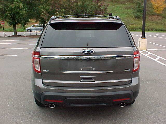 Used 2014 Ford Explorer XLT w/ Equipment Group 202A AWD/4WD image 35