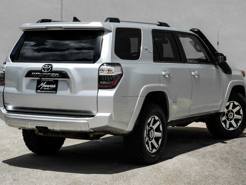 Used 2018 Toyota 4Runner TRD Off-Road AWD/4WD image 7