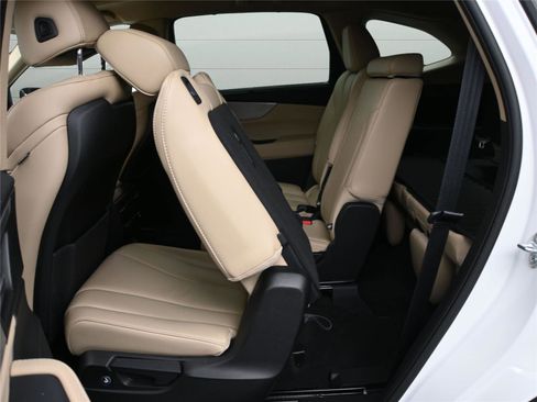 Used 2023 Acura MDX SH-AWD w/ Technology Package image 9