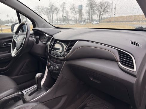 Used 2018 Chevrolet Trax LT w/ Driver Confidence Package image 53