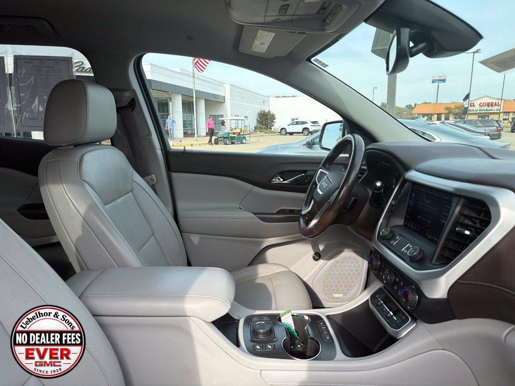 Used 2020 GMC Acadia SLT w/ Driver Alert Package II AWD/4WD image 2