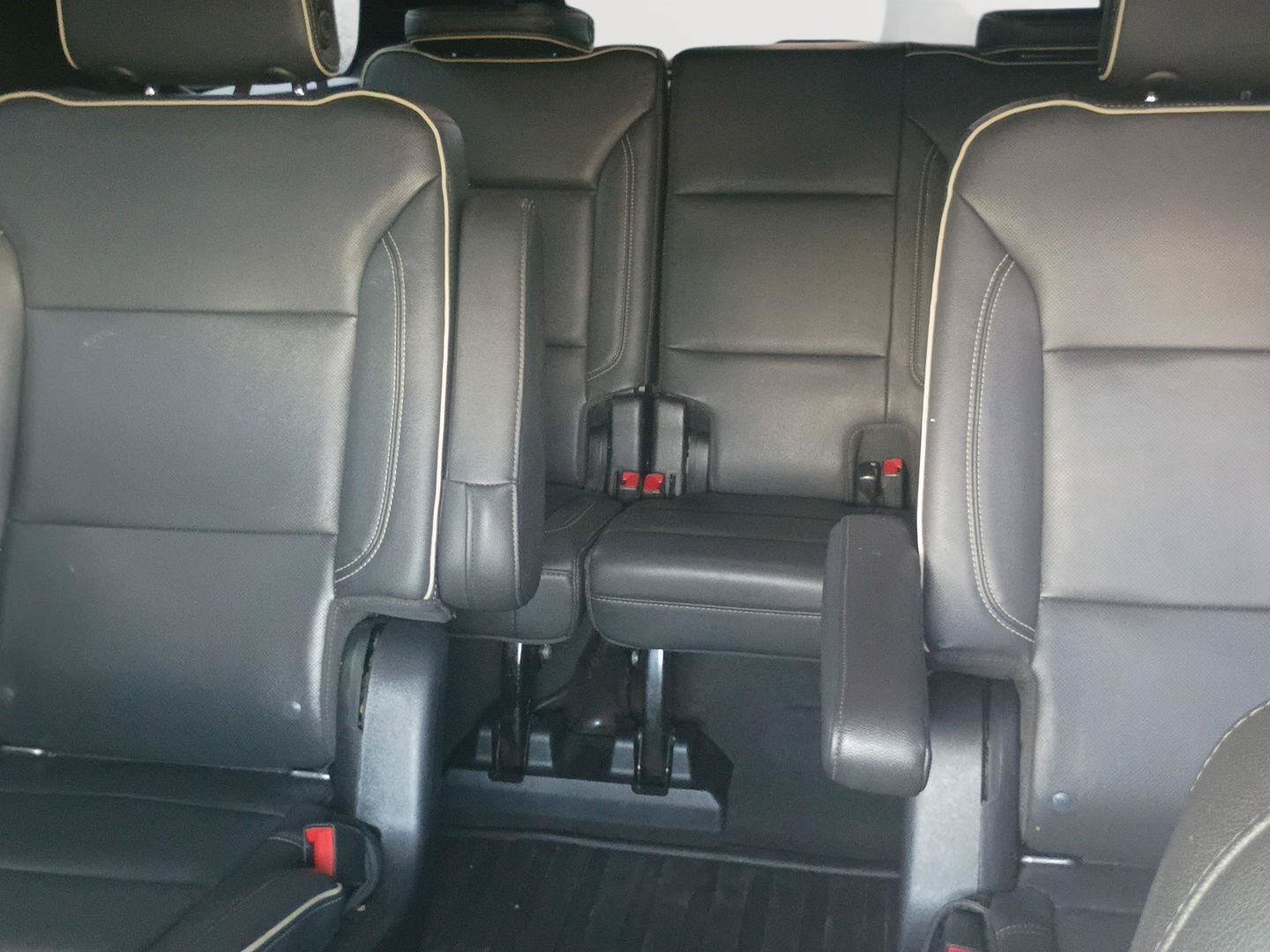 Used 2022 Chevrolet Suburban Premier AWD/4WD image 15