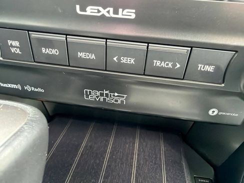 Used 2023 Lexus GX 460 Luxury w/ Accessory Package AWD/4WD image 37