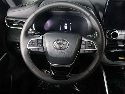 Used 2025 Toyota Highlander XSE AWD/4WD image 40