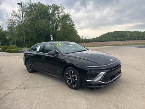 Used 2024 Hyundai Sonata SEL FWD image 3