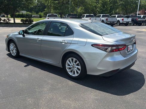 Used 2022 Toyota Camry LE FWD image 15