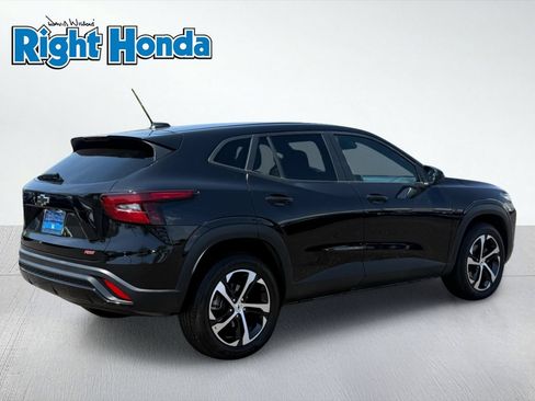 Used 2024 Chevrolet Trax RS w/ Driver Confidence Package FWD image 8