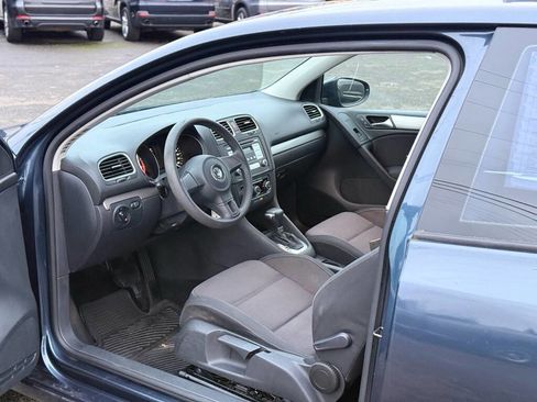 Used 2010 Volkswagen Golf 2-Door image 10