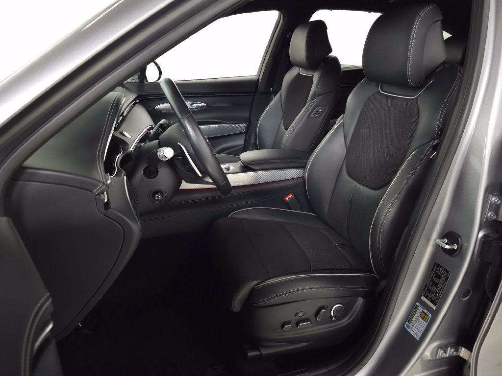 Used 2024 Genesis GV70 2.5T w/ Sport Prestige Package AWD/4WD image 19
